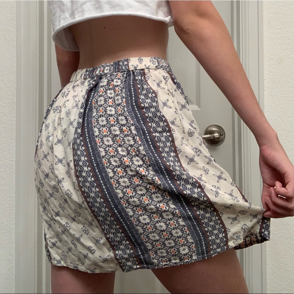 Hollister skirt - Picture 2 of 4